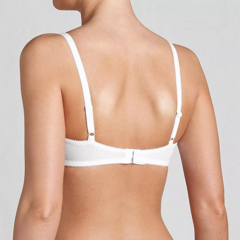 Triumph Amourette 300 Wired Bra 32F-40F
